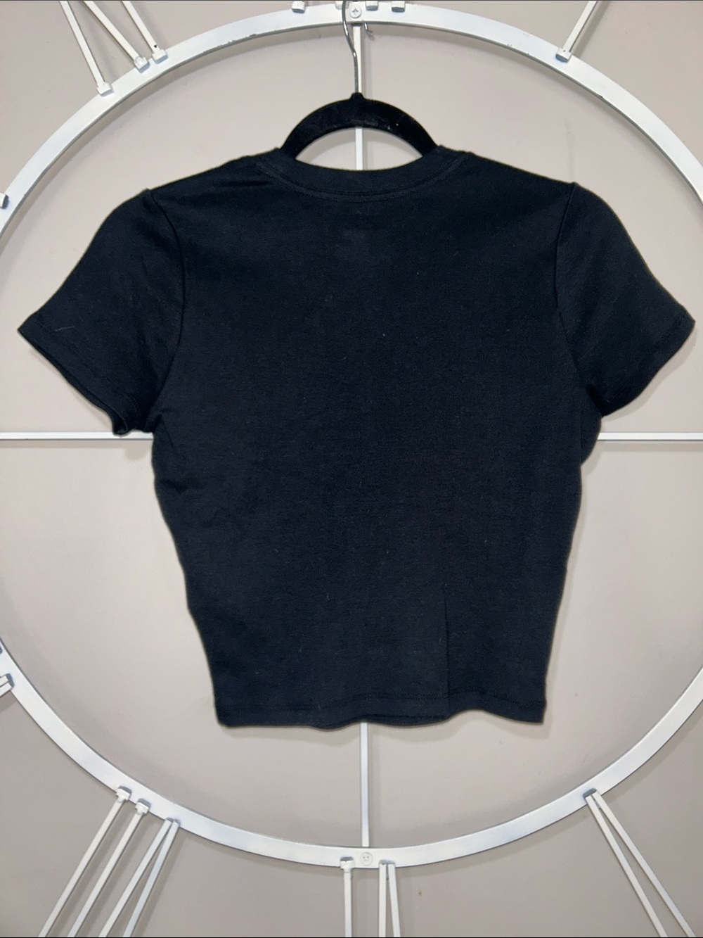 NWT Hollister 100% Cotton Black Short Sleeve Fitted Crew Cropped Tee - Picture 3 of 7